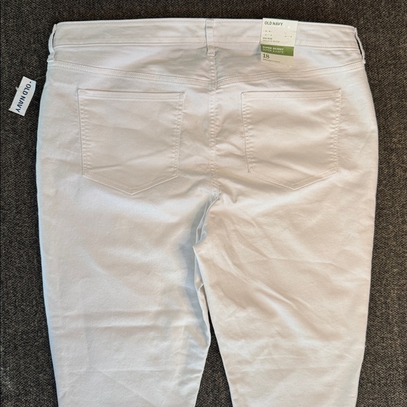 NWT Old Navy Women's White Super Skinny Jeans Mid Rise sz 18 Regular Stretch - Picture 9 of 11